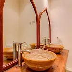 Meouilles Chateau Sleeps 16 Pool Wifi Holiday home