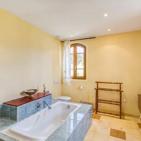 度假居 Meouilles Chateau Sleeps 16 Pool Wifi 圣安德烈-莱萨尔普
