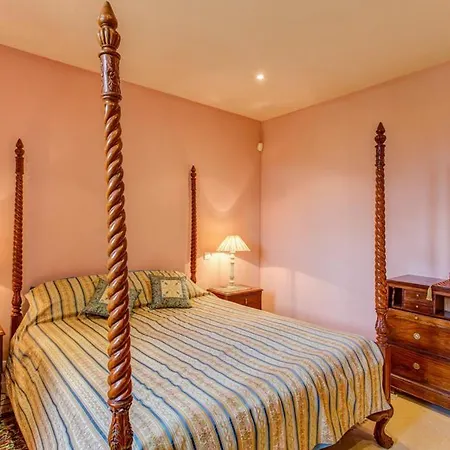 Meouilles Chateau Sleeps 16 Pool Wifi 度假居 圣安德烈-莱萨尔普