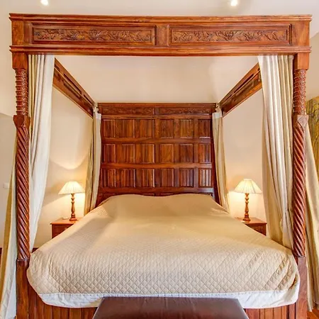 Meouilles Chateau Sleeps 16 Pool Wifi 圣安德烈-莱萨尔普