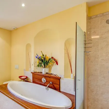 Meouilles Chateau Sleeps 16 Pool Wifi 度假居